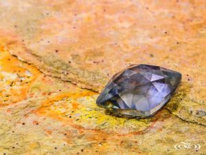 Faceted stone